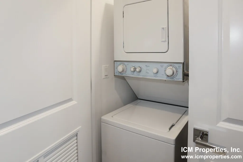 3915 N Janssen Ave, ,  60613, USA 60613-unit#3915-3S-Chicago-IL