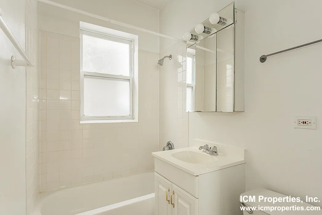 3521 N Broadway, ,  60657, USA 60657-unit#3529-2E-Chicago-IL