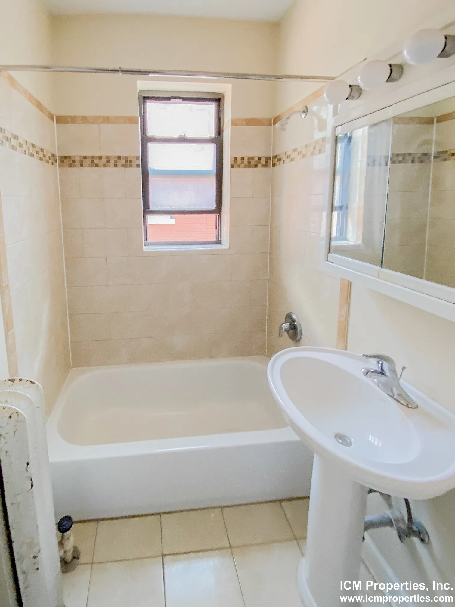 428 W Surf St, , 60657, USA 60657-unit#432-211-Chicago-IL