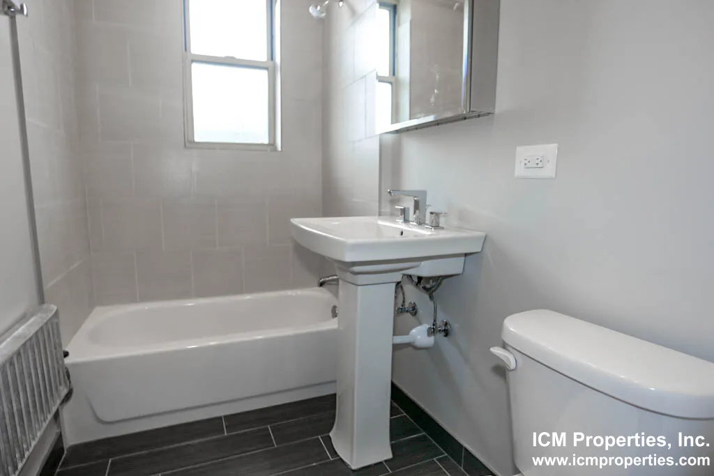 1601 W Berteau Ave, ,  60613, USA 60613-unit#1613-3-Chicago-IL