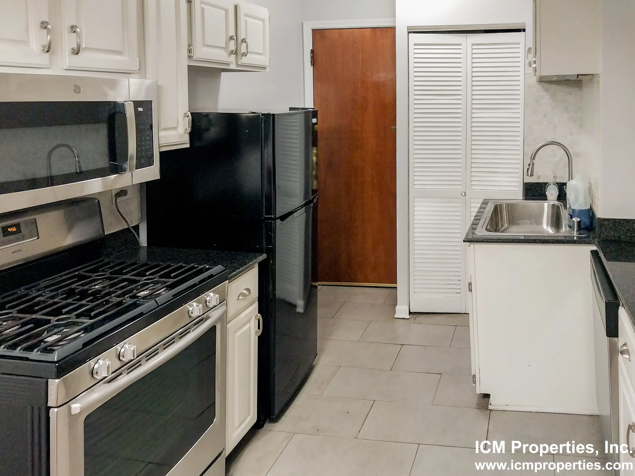 3708 N Sheffield Ave, ,  60613, USA 60613-unit#3710-206-Chicago-IL