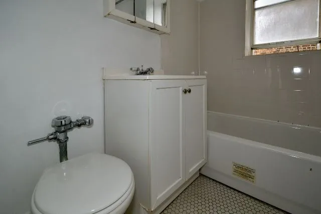 711 W Belmont Ave, , 60657, USA 60657-unit#208-Chicago-IL