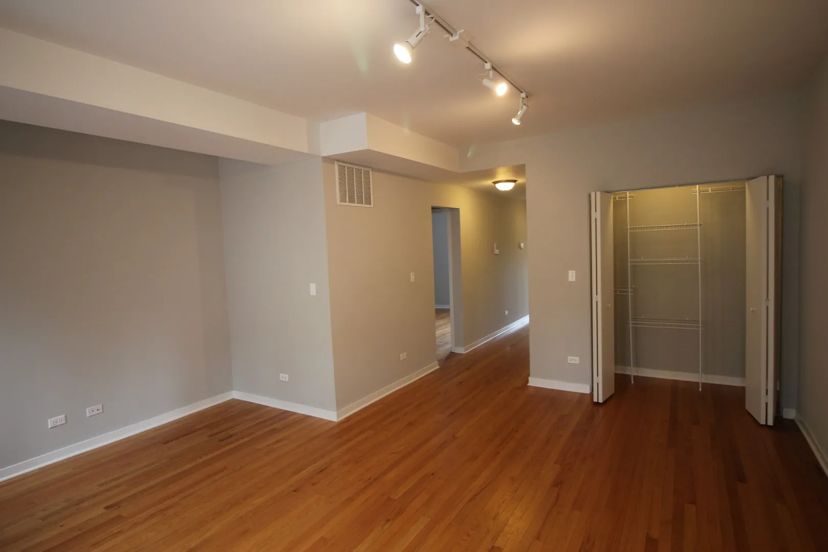 6449 N Claremont Ave, ,  60645, USA 60645-unit#2-Chicago-IL