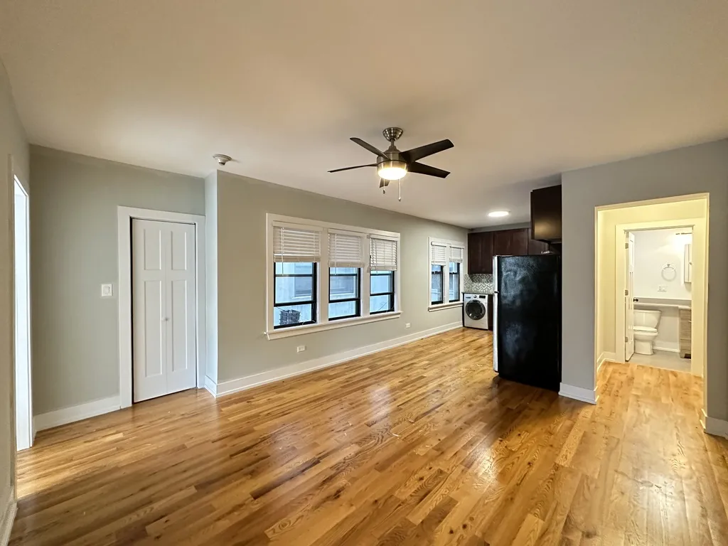 811 Elm St, Winnetka,  60093, USA 60093-unit#209-Chicago-IL