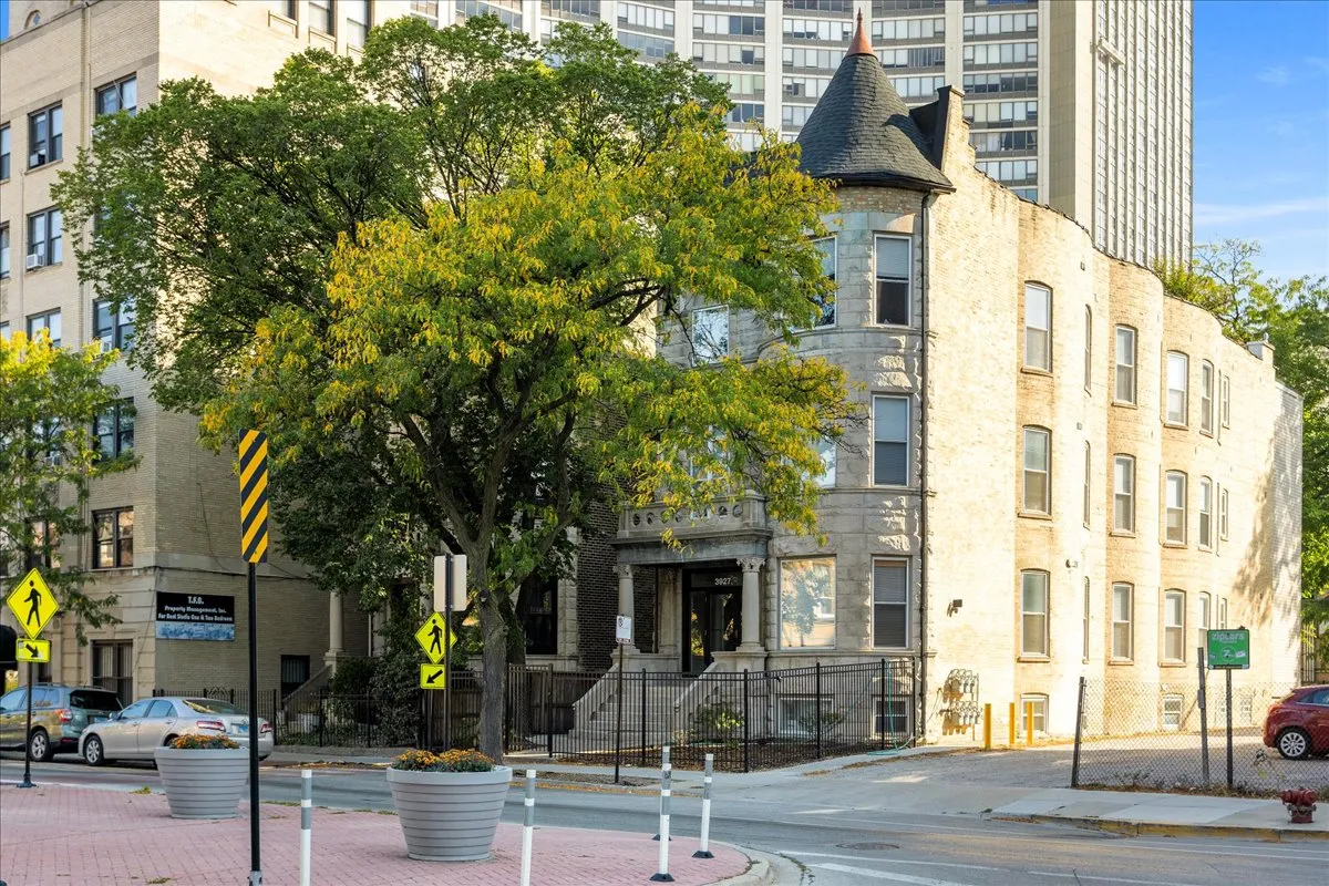 3927 N Clarendon Ave, , 60613, USA 60613-unit#1R-Chicago-IL