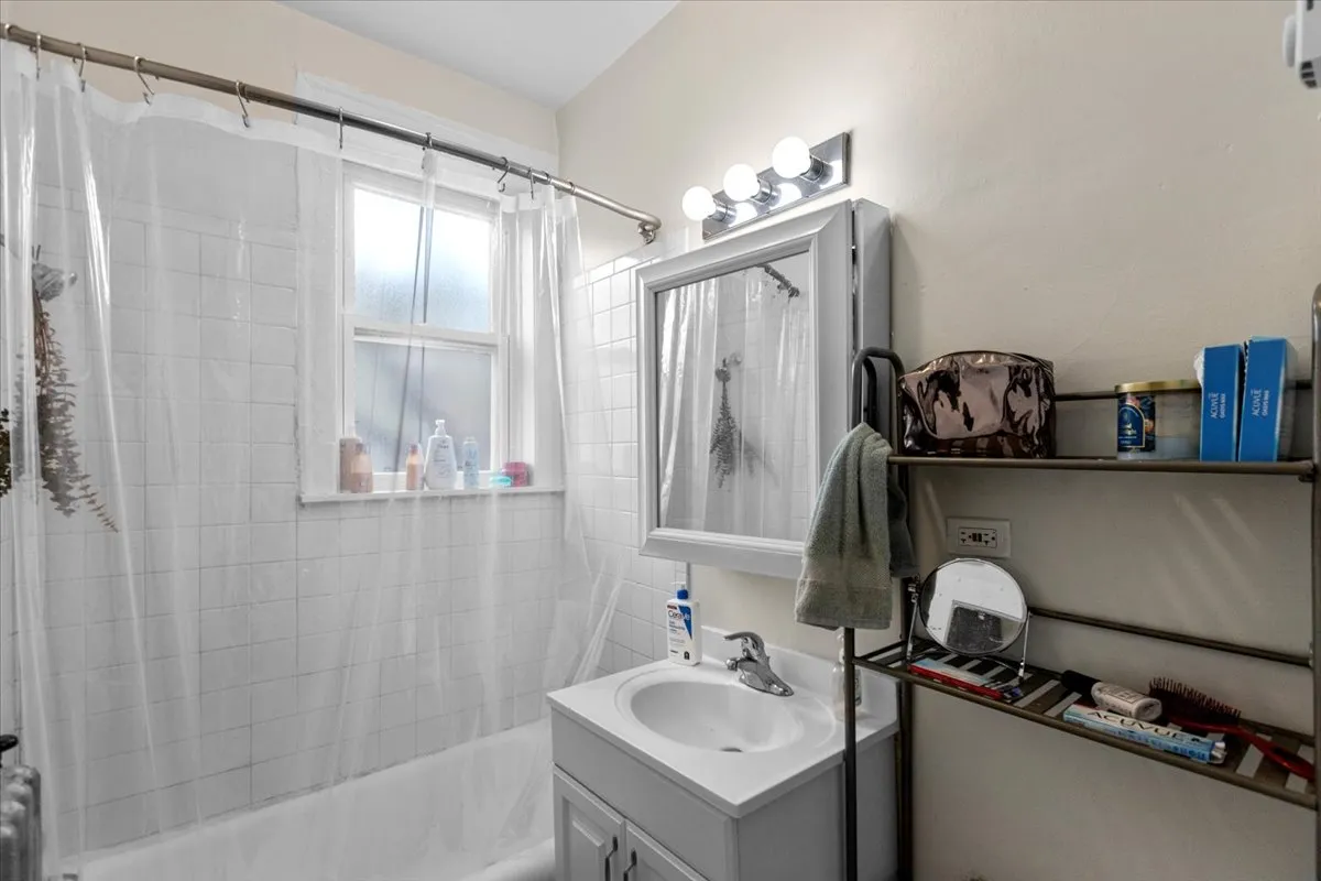 3449 N Elaine Pl, , 60657, USA 60657-unit#104-Chicago-IL