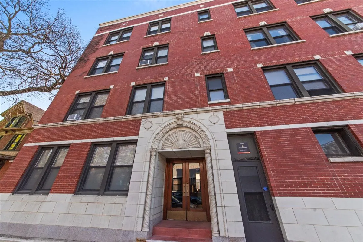 5704 S Harper Ave, ,  60637, USA 60637-unit#404-Chicago-IL