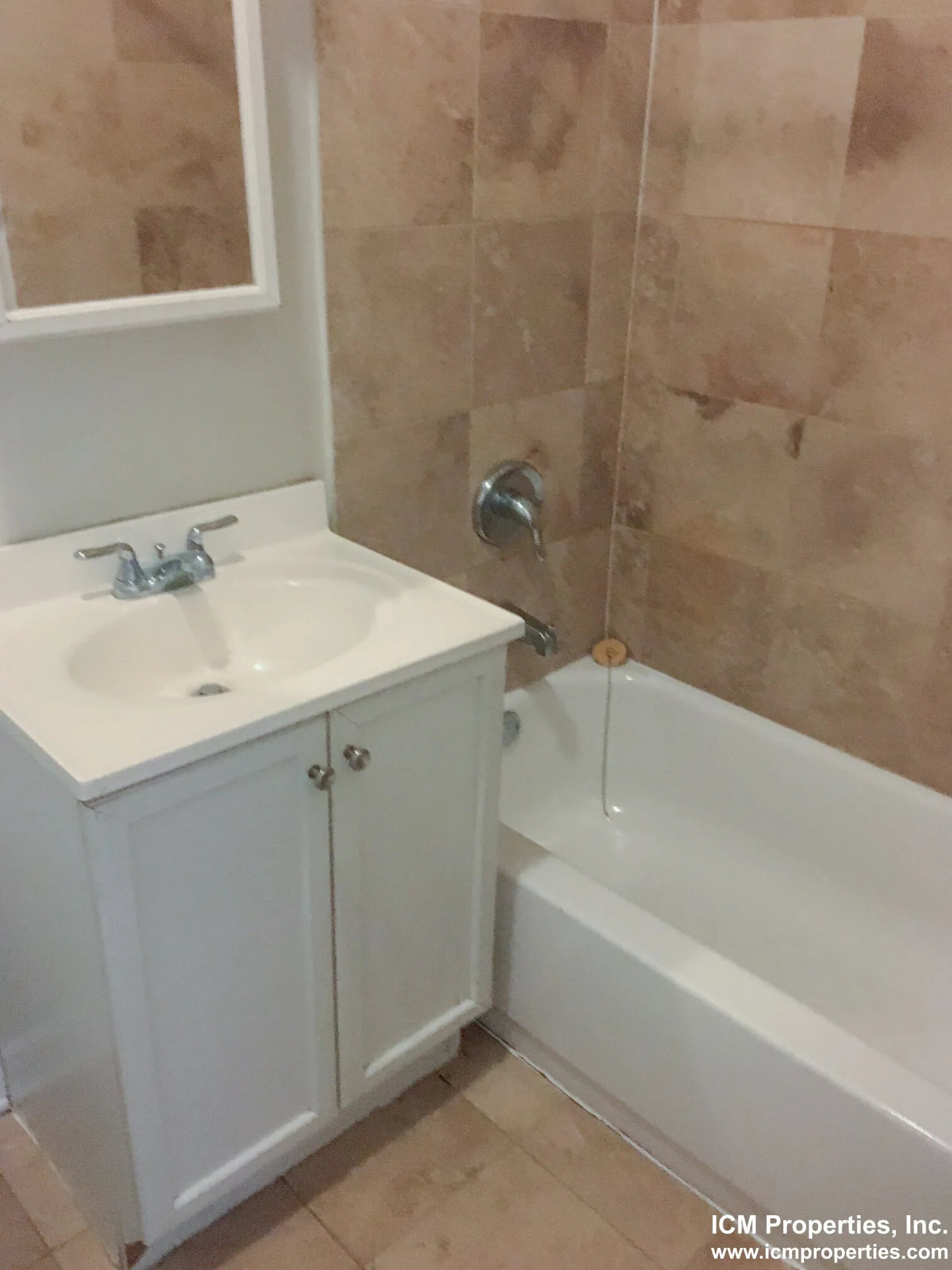 3912 N Pine Grove Ave, ,  60613, USA 60613-unit#3916-1E-Chicago-IL