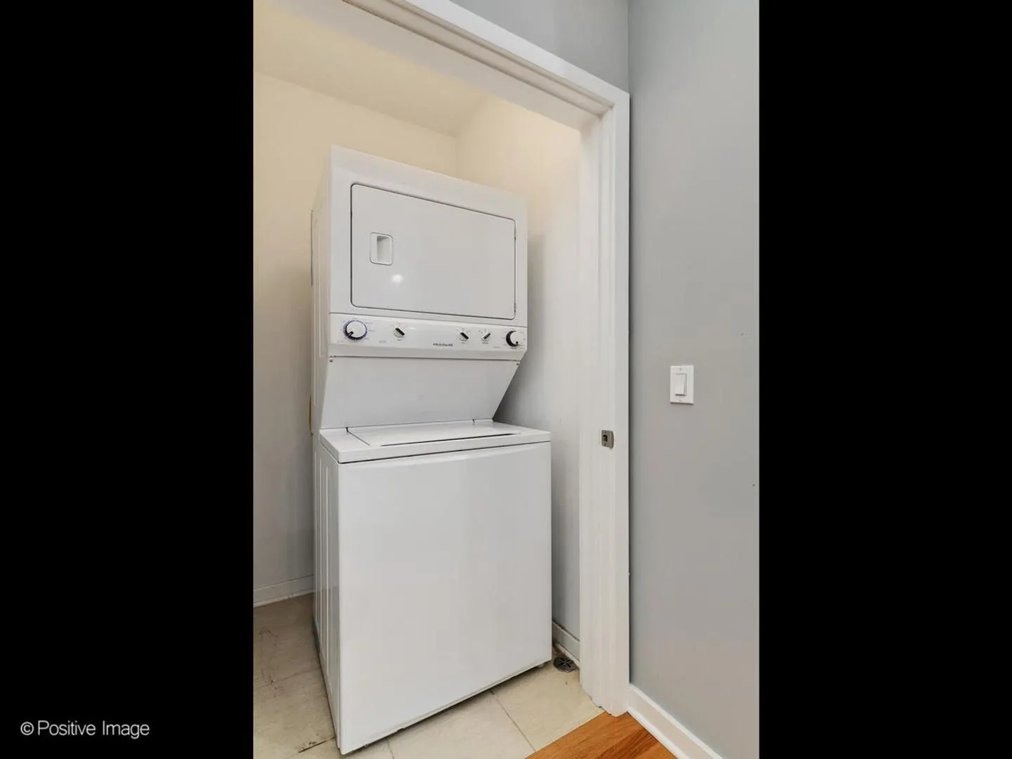 1822 W Irving Park Rd, , 60613, USA 60613-unit#403-Chicago-IL