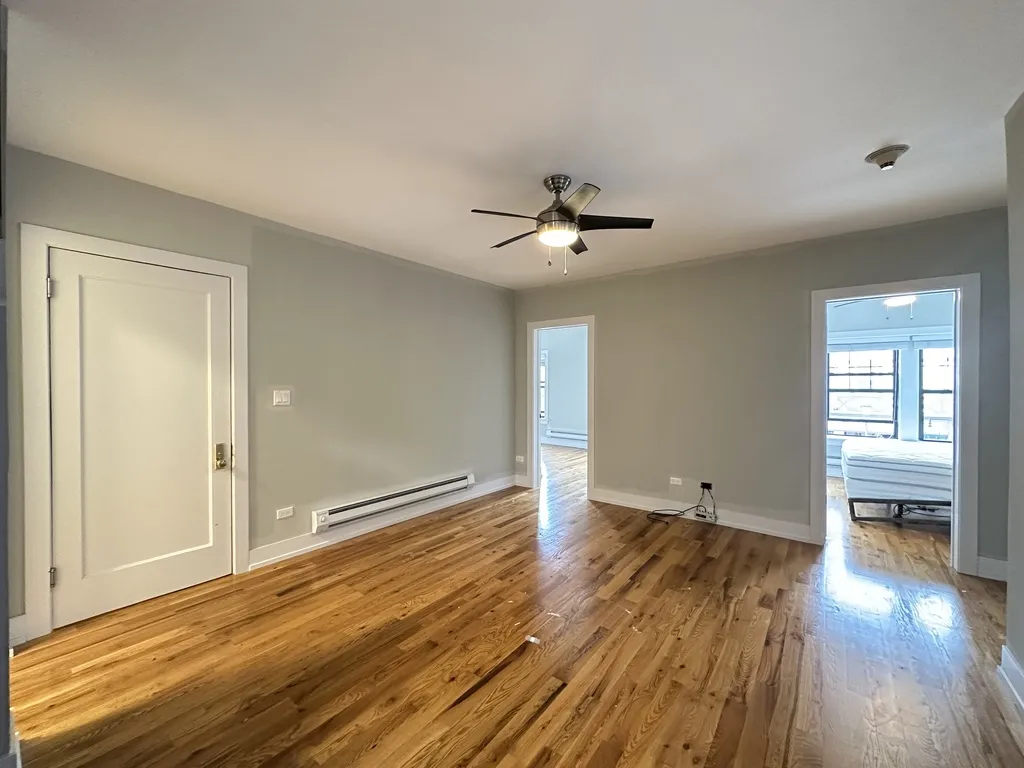 811 Elm St, Winnetka,  60093, USA 60093-unit#209-Chicago-IL