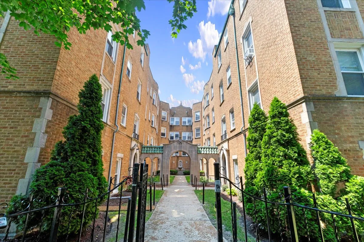 6414 N Newgard Ave, , 60626, USA 60626-unit#2E-Chicago-IL