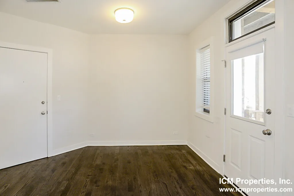 1600 W Belle Plaine Ave, ,  60613, USA 60613-unit#1600-2-Chicago-IL