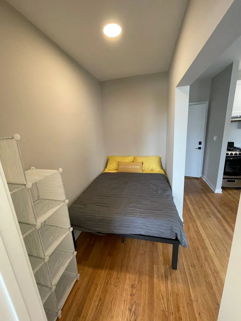 3250 N Pulaski Rd, ,  60641, USA 60641-unit#207-Chicago-IL