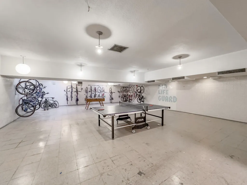 445 W Barry Ave, , 60657, USA 60657-unit#216-Chicago-IL