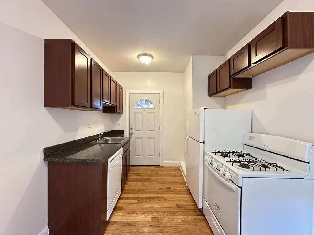 3823 N Fremont St, ,  60613, USA 60613-unit#2E-Chicago-IL
