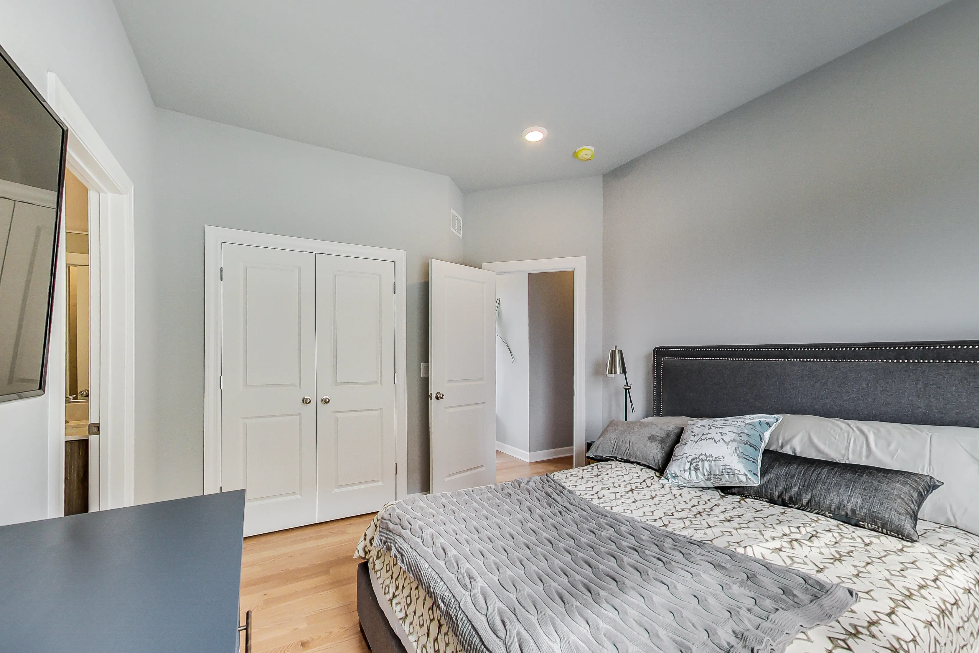 5126 S Kenwood Ave, ,  60615, USA 60615-unit#302-Chicago-IL