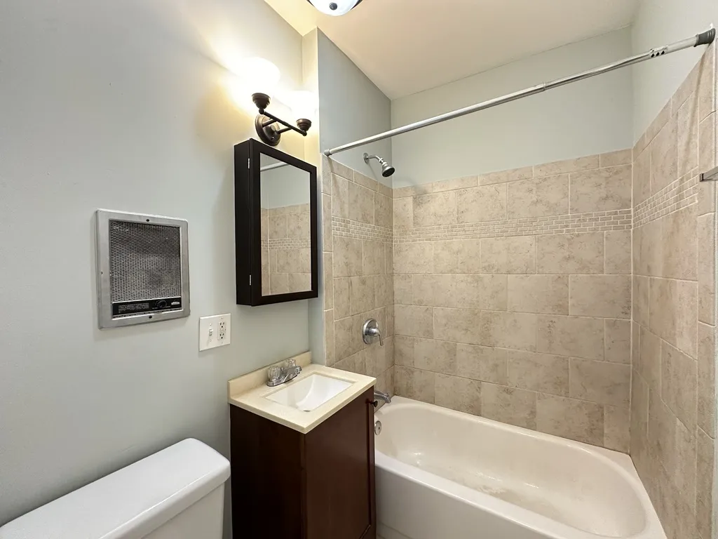 837 W Wolfram St, ,  60657, USA 60657-unit#309-Chicago-IL