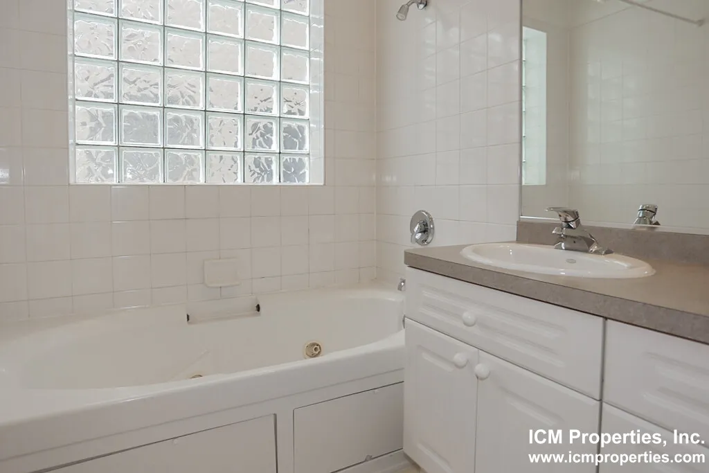 2715 N Wayne Ave, , 60614, USA 60614-unit#2719-2S-Chicago-IL