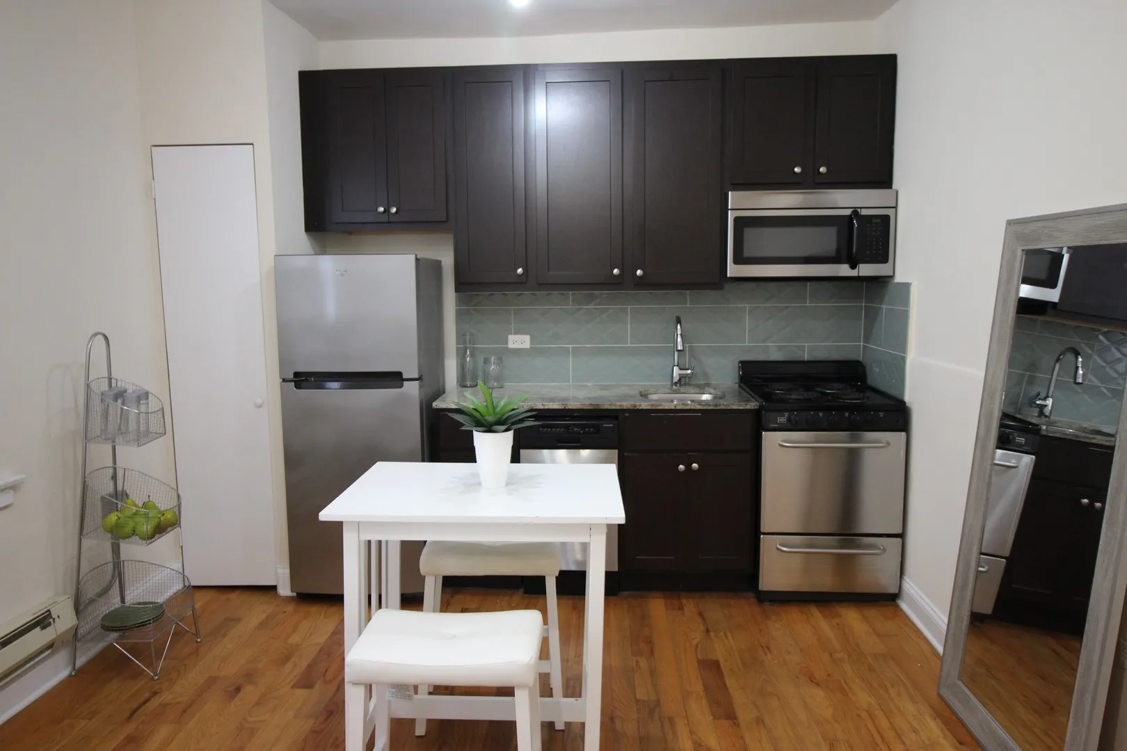 1210 W Granville Ave, , 60660, USA 60660-unit#105-Chicago-IL