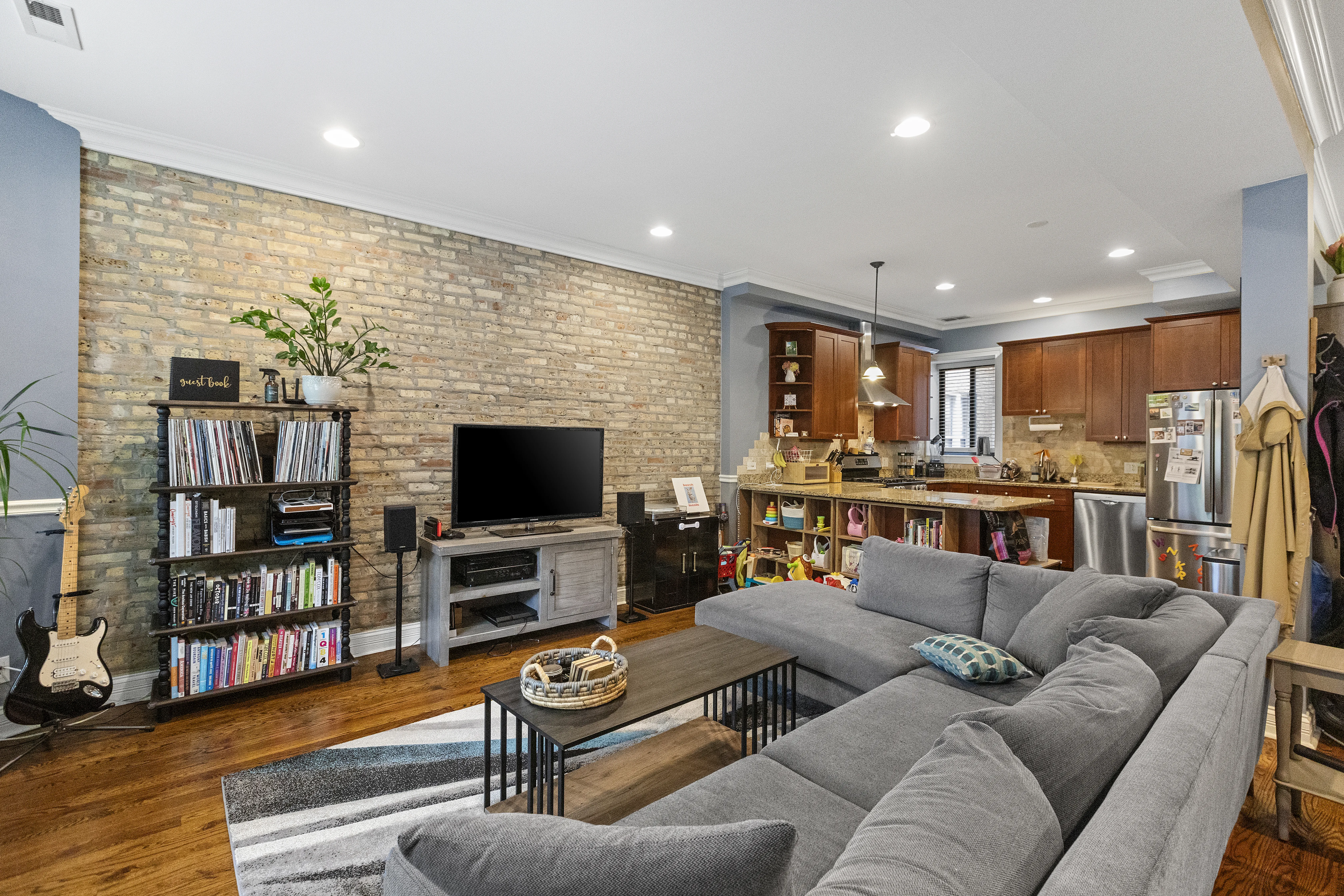 5219 N Winthrop Ave, ,  60640, USA 60640-unit#2N-Chicago-IL
