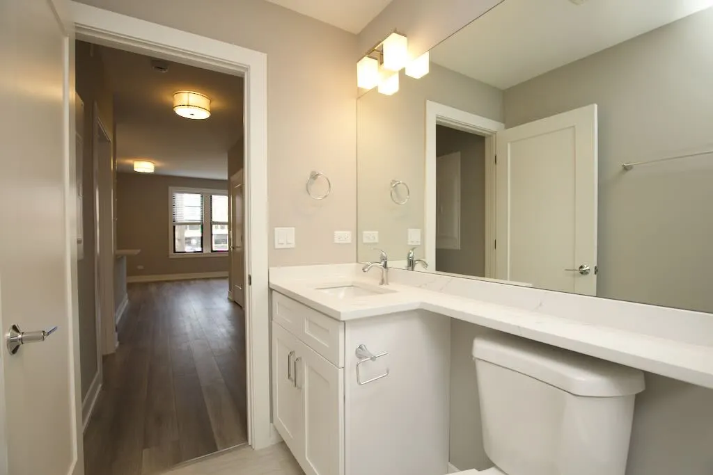 3943 N Janssen Ave, ,  60613, USA 60613-unit#2W-Chicago-IL