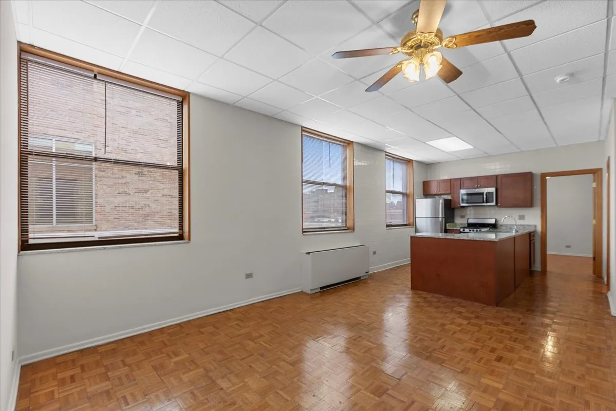 620 W Belmont Ave, ,  60657, USA 60657-unit#402-Chicago-IL
