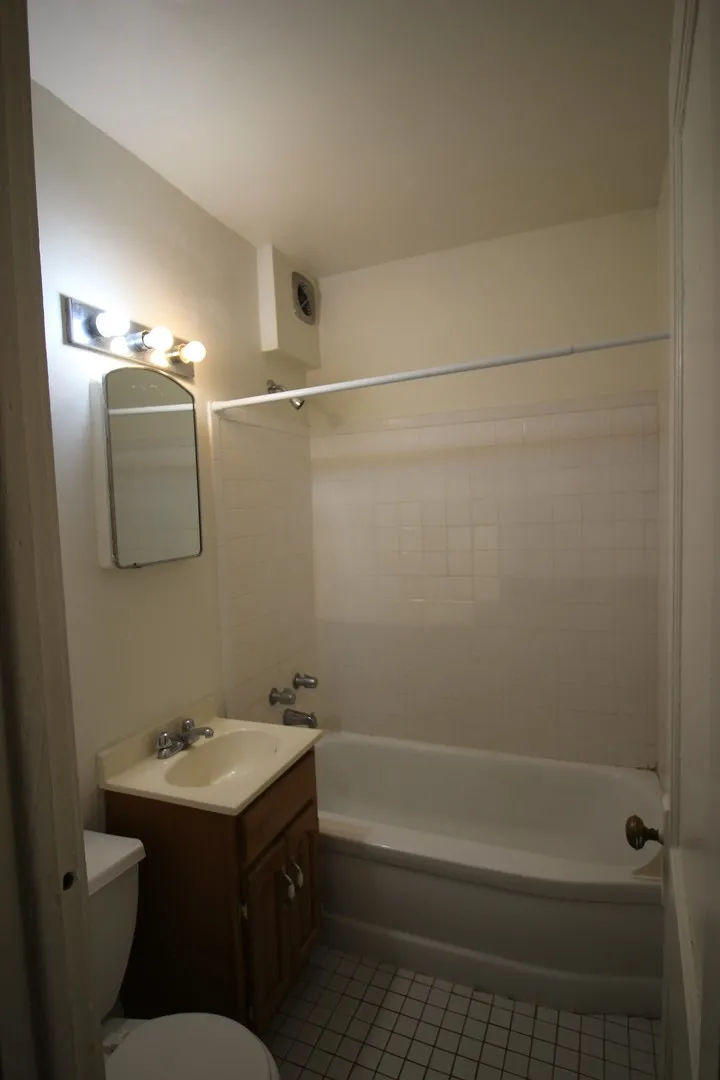 836 Sherman Ave, ,  60202, USA 60202-unit#8-Evanston-IL
