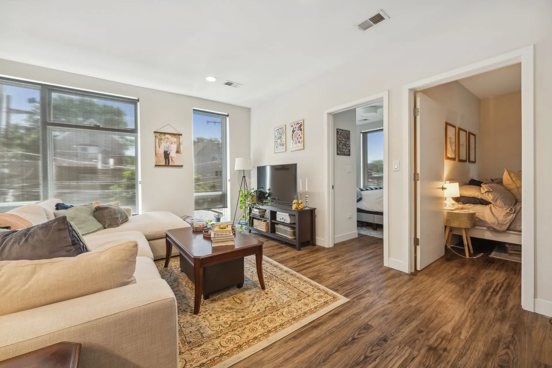 1045 W Cornelia Ave, ,  60657, USA 60657-unit#101-Chicago-IL