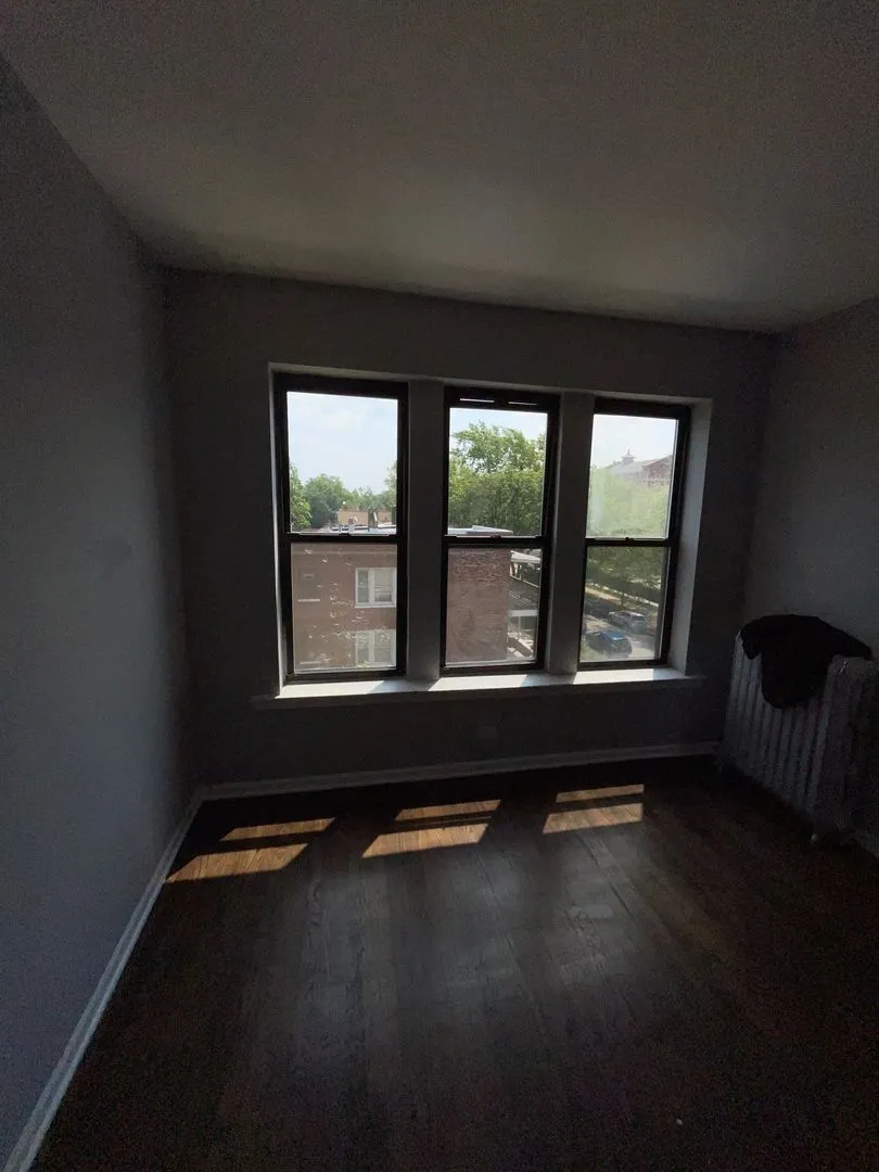 7658 S Marquette Ave, ,  60649, USA 60649-unit#1-Chicago-IL
