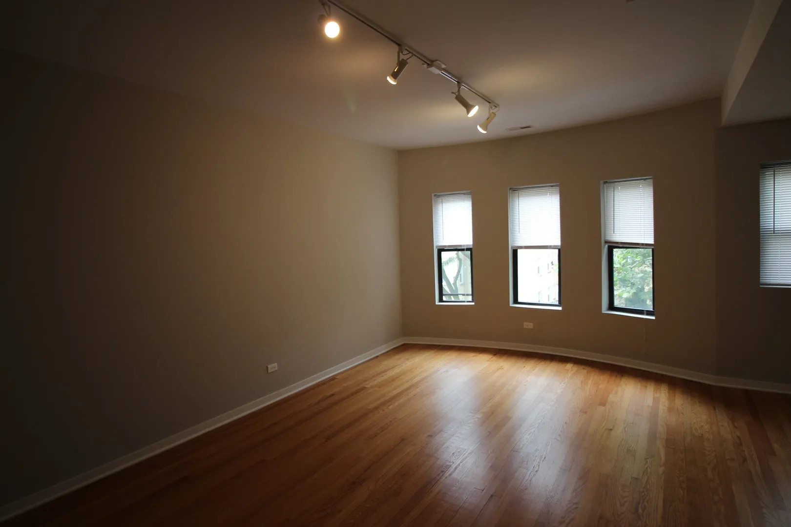 6449 N Claremont Ave, ,  60645, USA 60645-unit#2-Chicago-IL