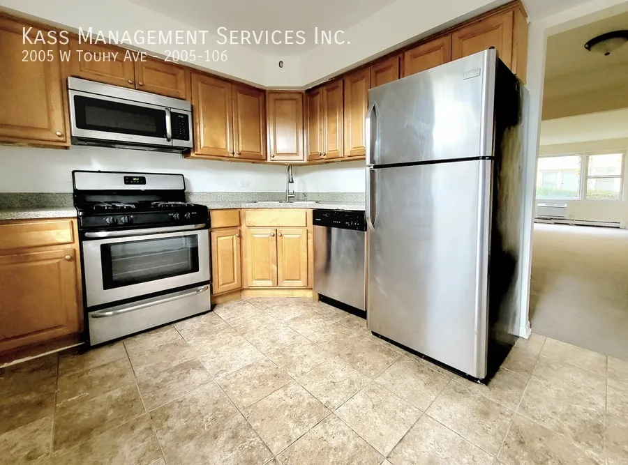 2001 W Touhy Ave, , 60645, USA 60645-unit#2005-106-Chicago-IL