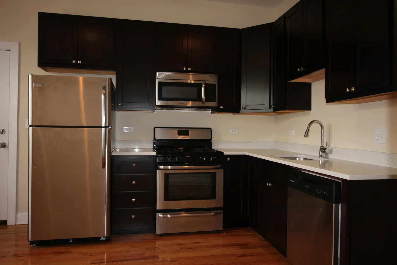 2540 W Augusta Blvd, ,  60622, USA 60622-unit#1R-Chicago-IL