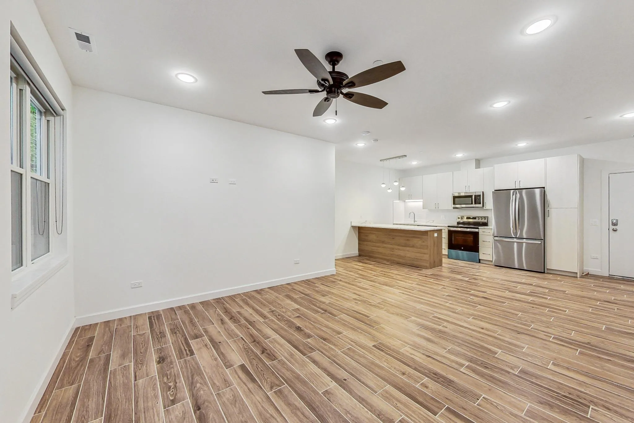 6122 S University Ave, ,  60637, USA 60637-unit#201-Chicago-IL