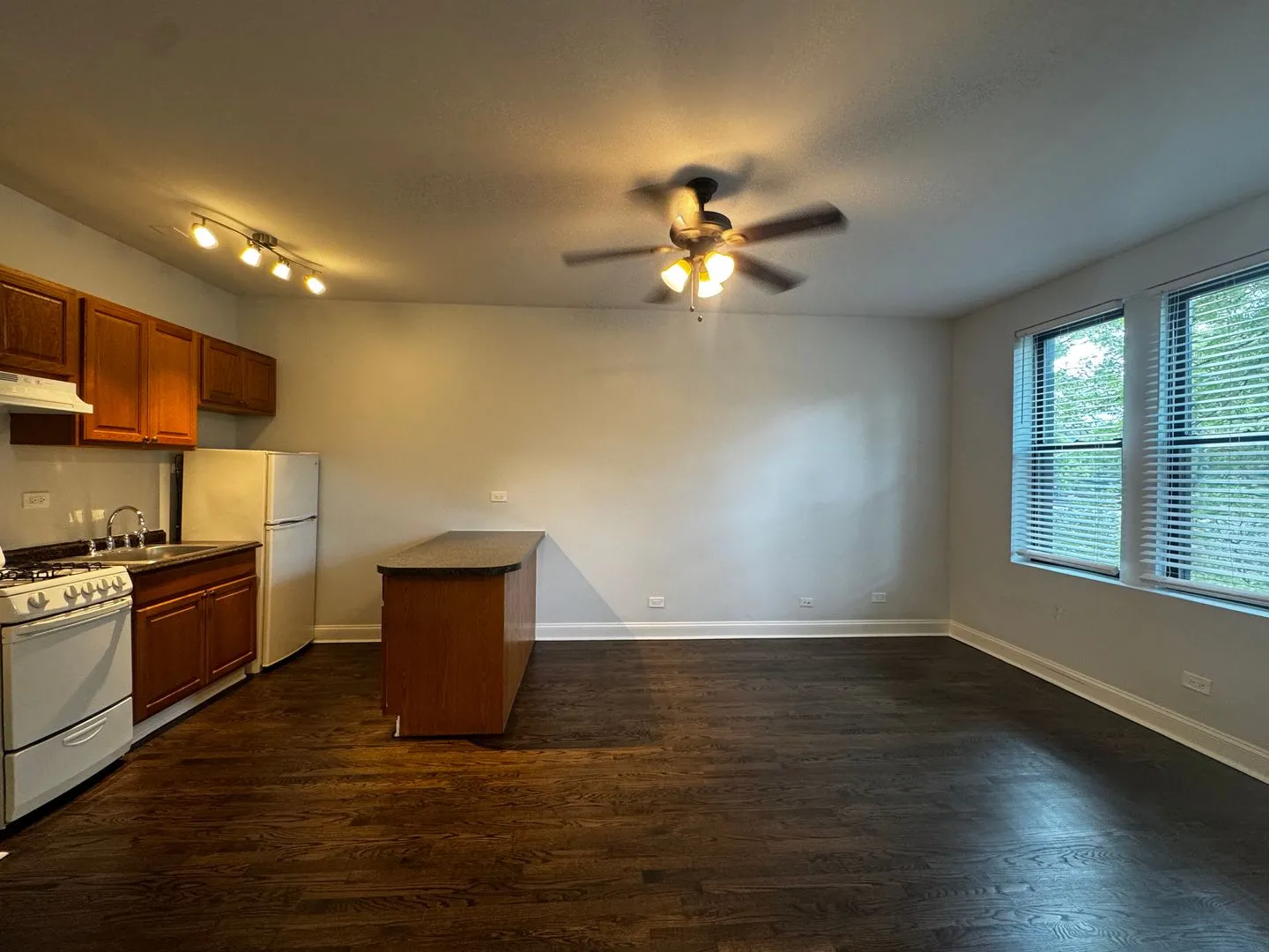 1344 W Lunt Ave, ,  60626, USA 60626-unit#209-Chicago-IL