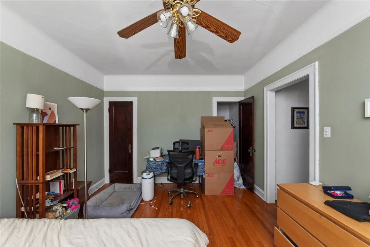 5704 S Harper Ave, ,  60637, USA 60637-unit#404-Chicago-IL