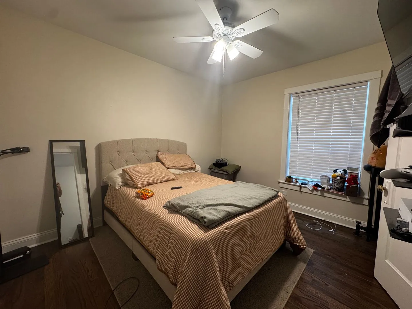 1381 W Greenleaf Ave, ,  60626, USA 60626-unit#1S-Chicago-IL