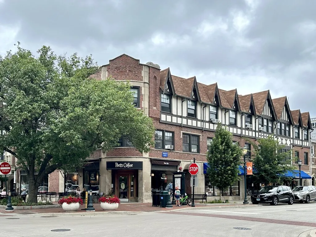 811 Elm St, Winnetka, 60093, USA 60093-unit#209-Chicago-IL