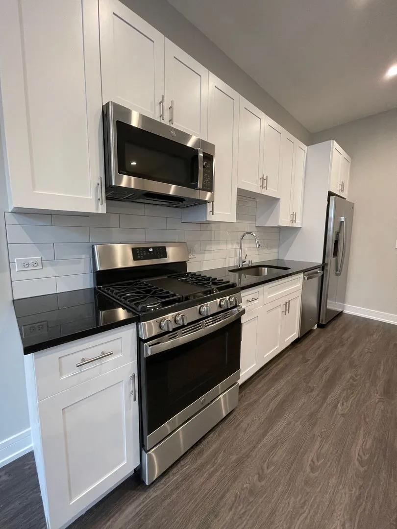 1730 W Greenleaf Ave, ,  60626, USA 60626-unit#1730-202-Chicago-IL