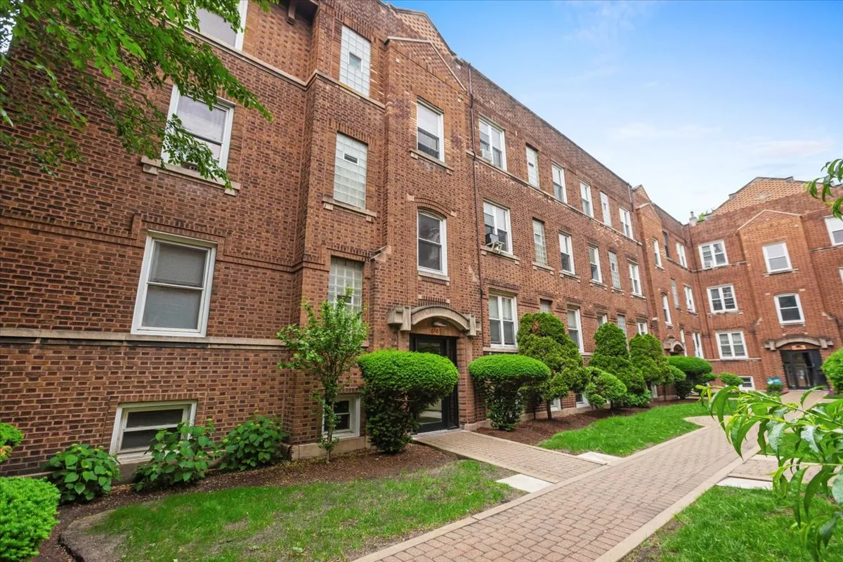 656 W Oakdale Ave, , 60657, USA 60657-unit#1C-Chicago-IL