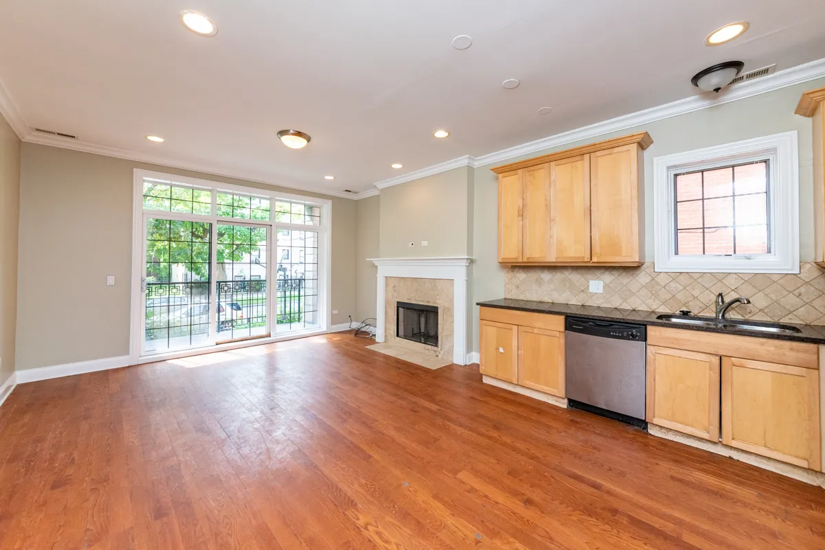 6217 S Kimbark Ave, ,  60637, USA 60637-unit#3S-Chicago-IL