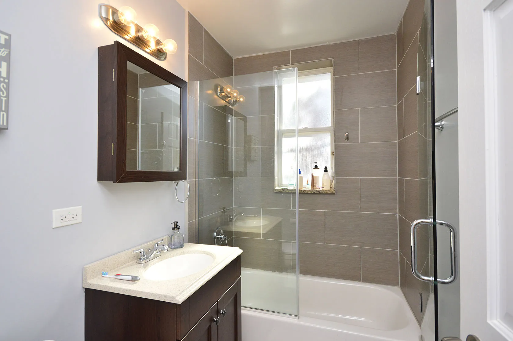 3940 N Southport Ave, ,  60613, USA 60613-unit#1R-Chicago-IL