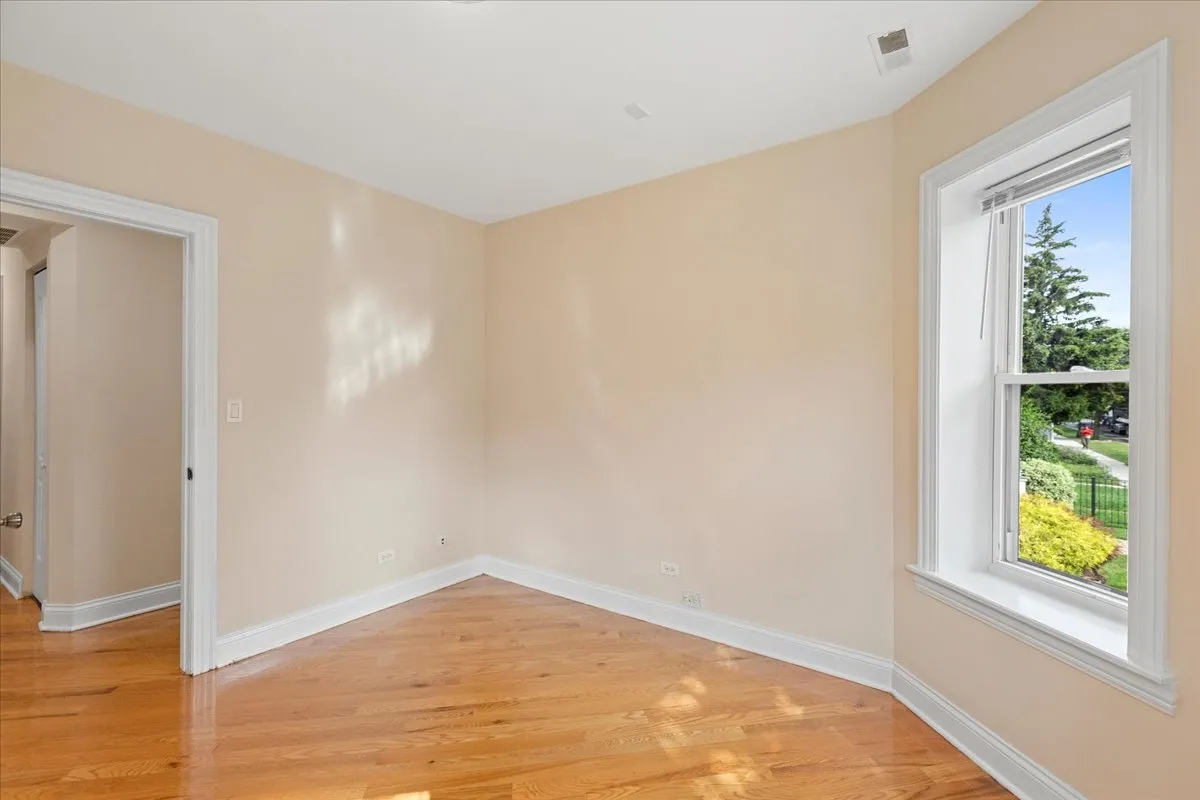 4014 N Central Park Ave, ,  60618, USA 60618-unit#3E-Chicago-IL