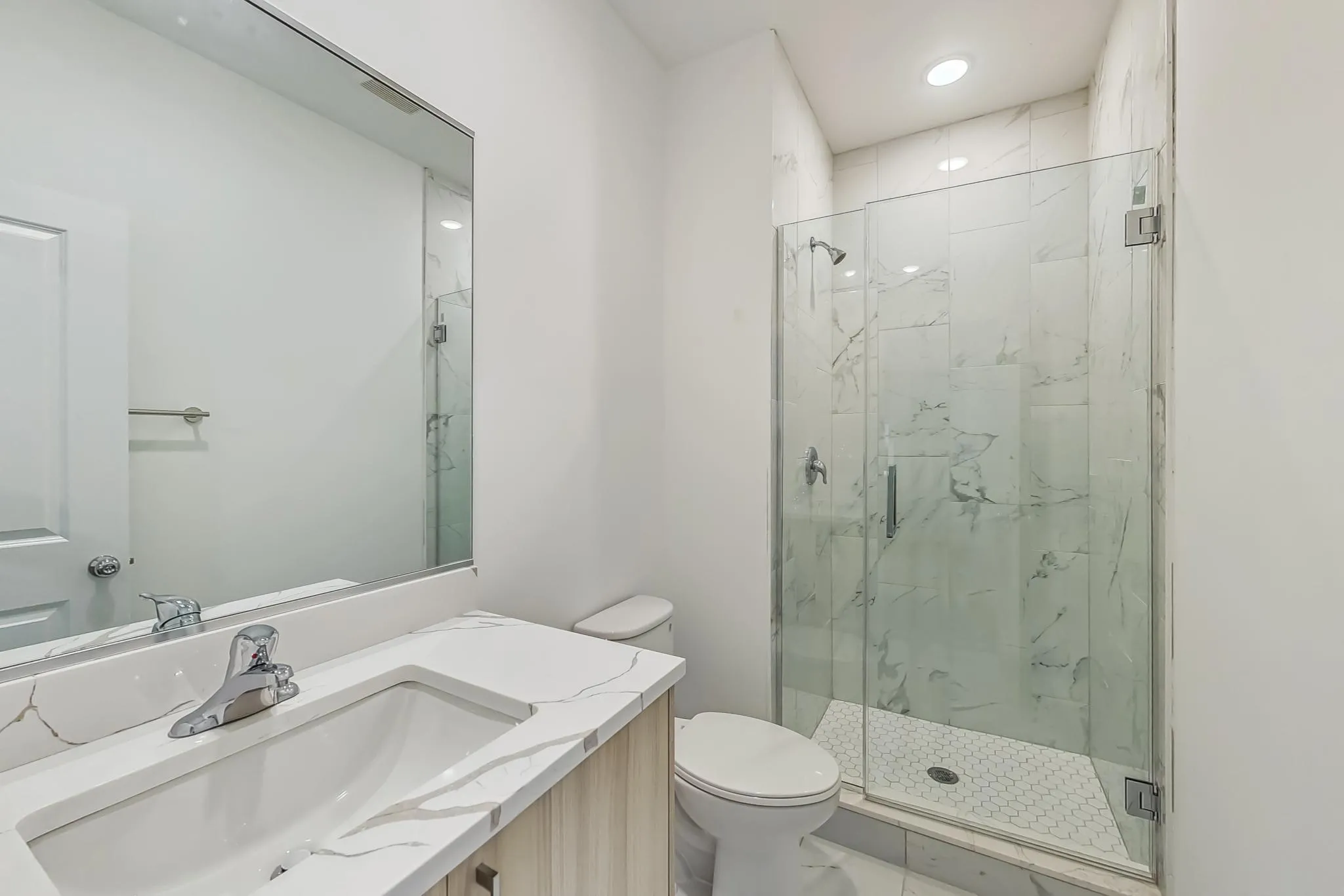 6122 S University Ave, ,  60637, USA 60637-unit#303-Chicago-IL