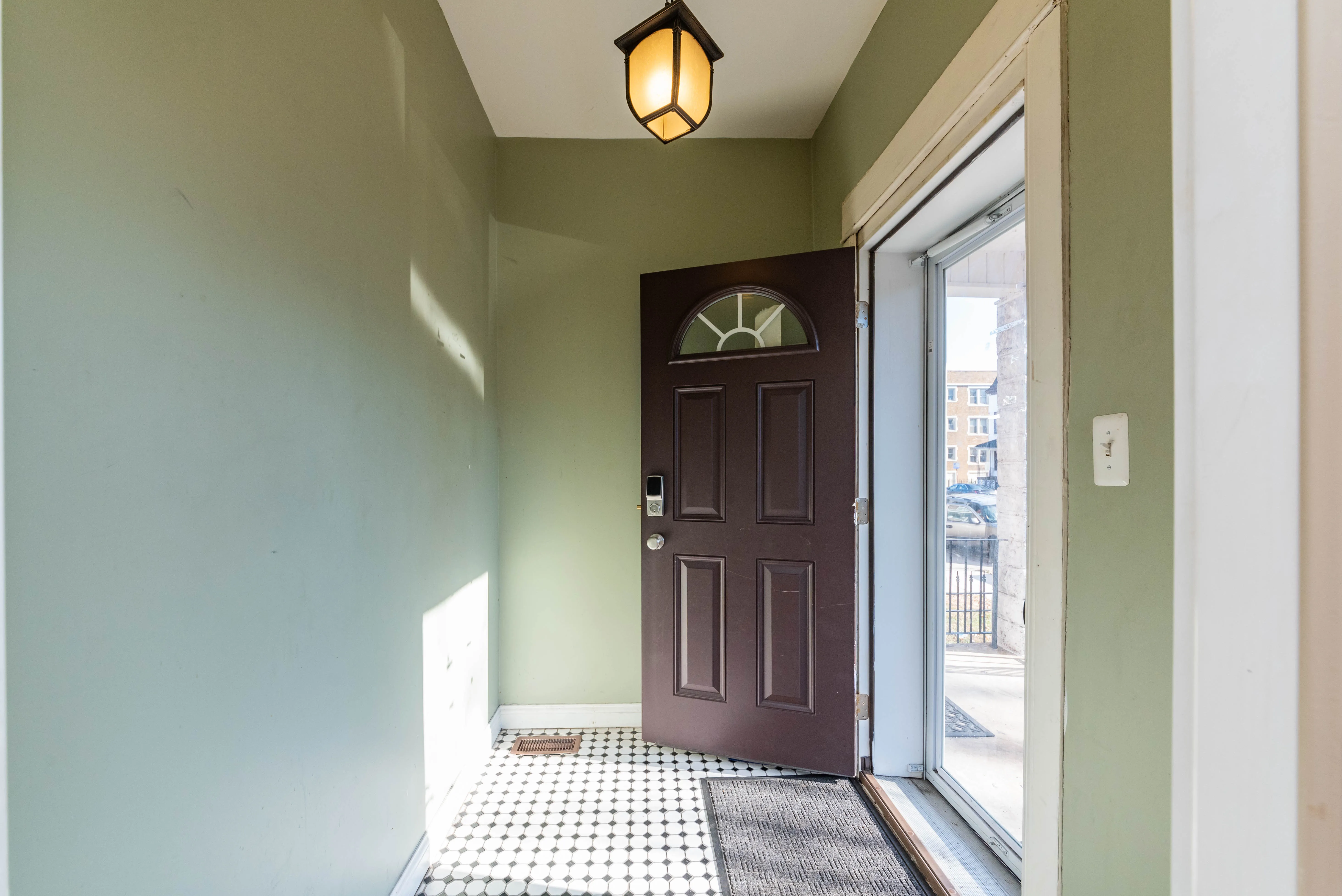 2812 E 76th St, ,  60649, USA 60649-unit#3-Chicago-IL