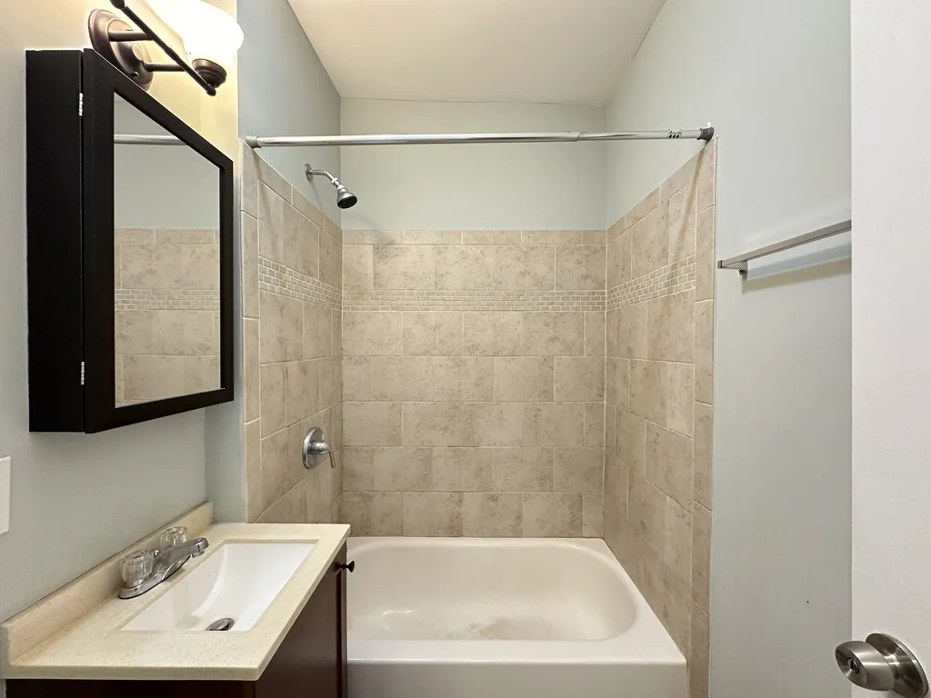 837 W Wolfram St, ,  60657, USA 60657-unit#309-Chicago-IL