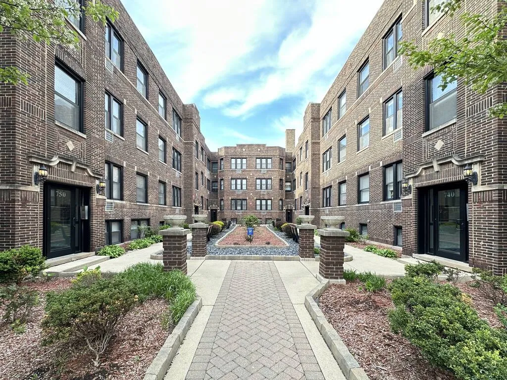 750 W Addison St, , 60613, USA 60613-unit#G-Chicago-IL