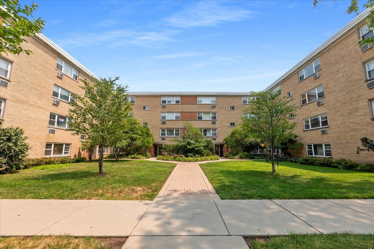 7429 N Ridge Blvd, , 60645, USA 60645-unit#3E-Chicago-IL