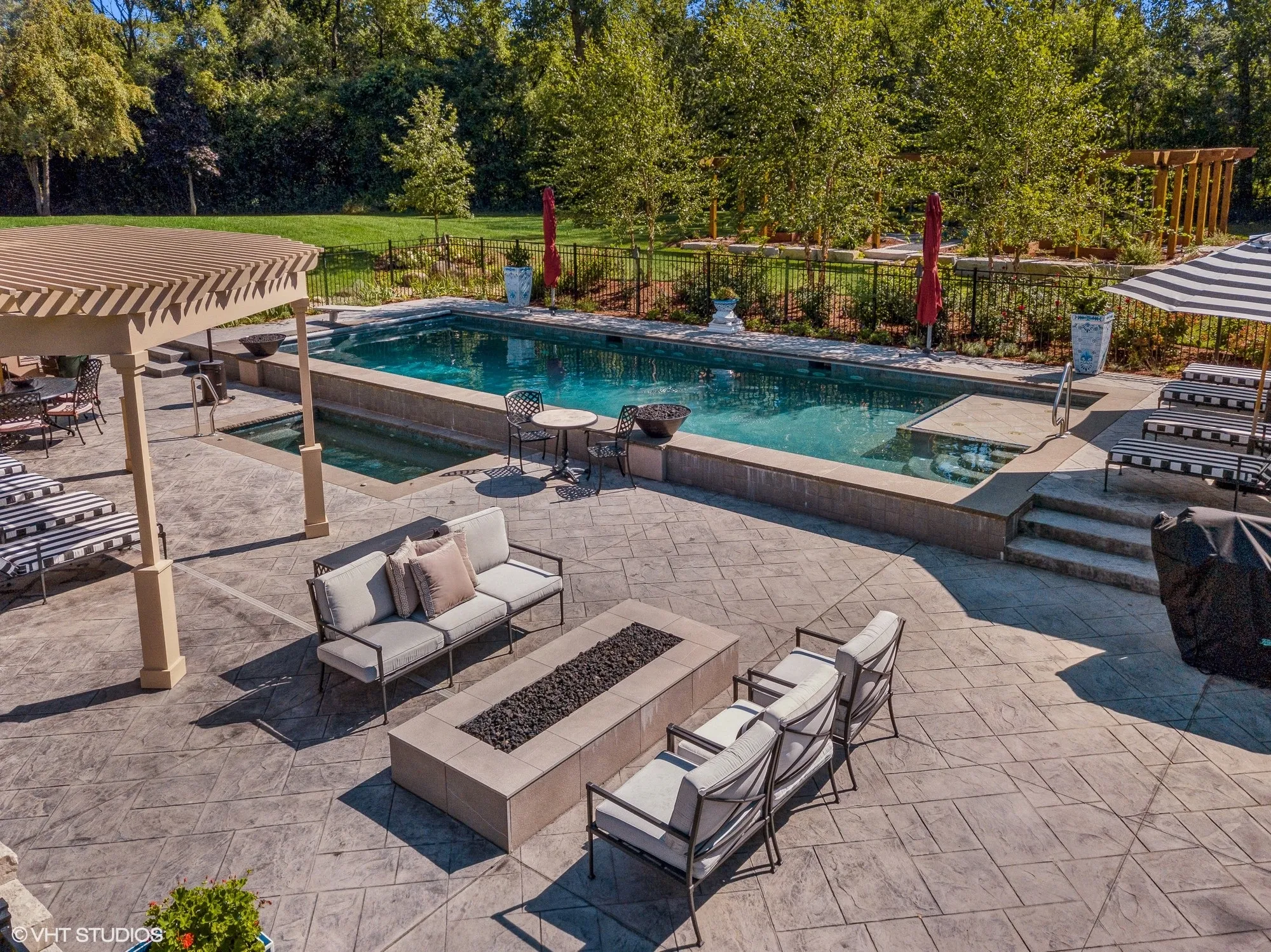 675 Old Barrington Rd, , 60010, USA 60010-North Barrington-IL