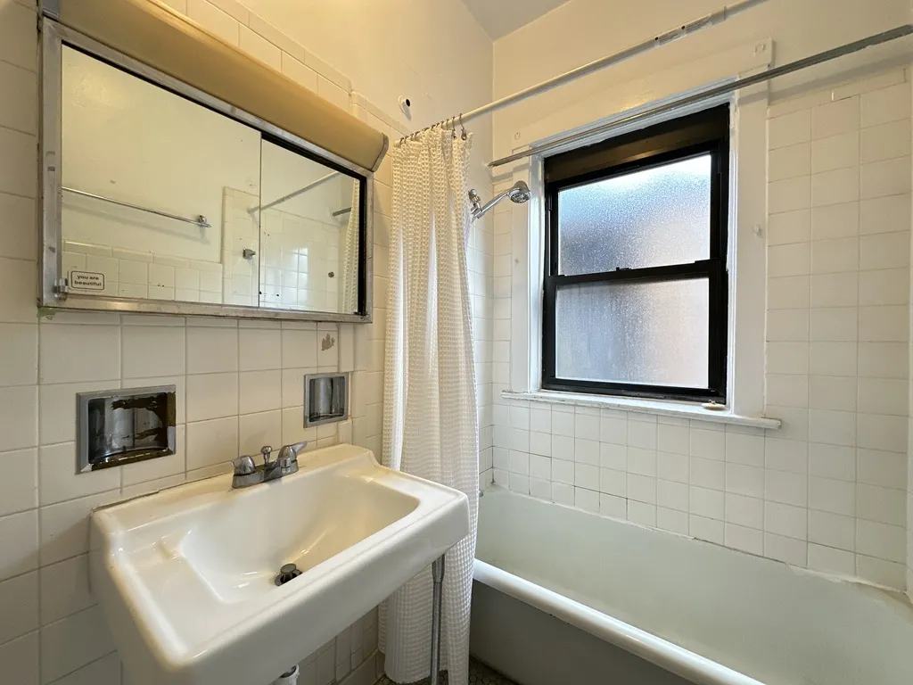 1307 Oak Ave, Evanston,  60201, USA 60201-unit#3W-Chicago-IL