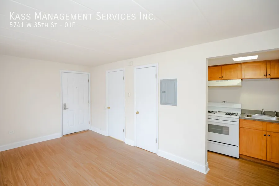 5741 W 35th St, ,  60804, USA 60804-unit#01F-Cicero-IL